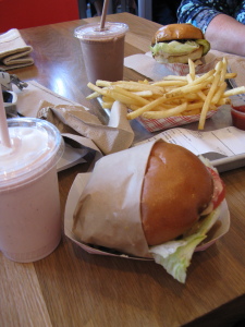 Gott's Roadside burgers, fries & shakes!
